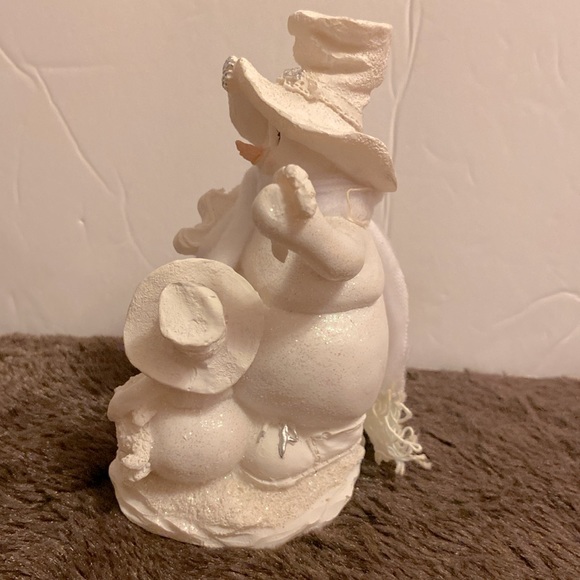 Vintage K’s Collection mother snowwoman with a child ordering gifts 3Lx2.5Wx5H - Picture 4 of 9